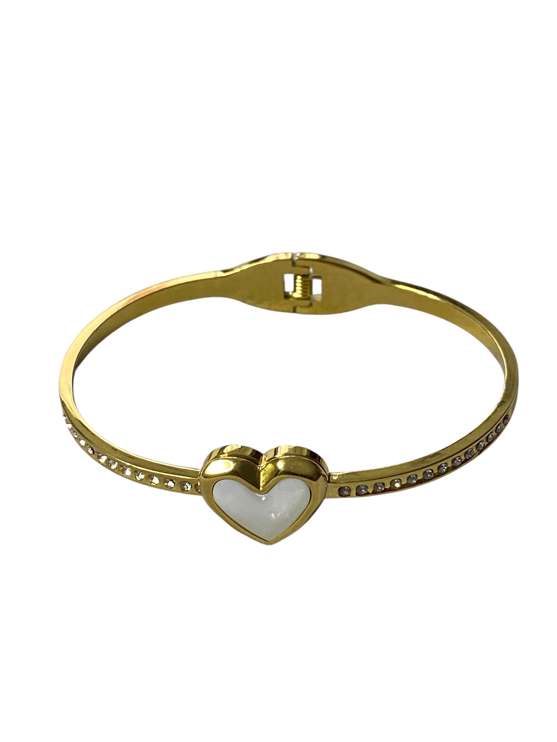 JewelsStar Anti-Tarnish Heart Bracelet β Elegant, Long-Lasting & Skin-Friendly